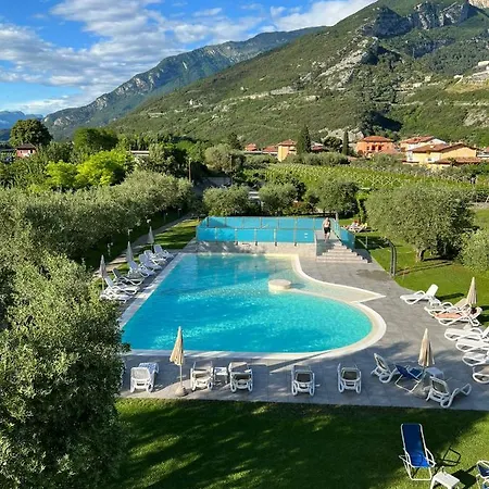 Hotel Piccolo Mondo Torbole Sul Garda Exterior photo